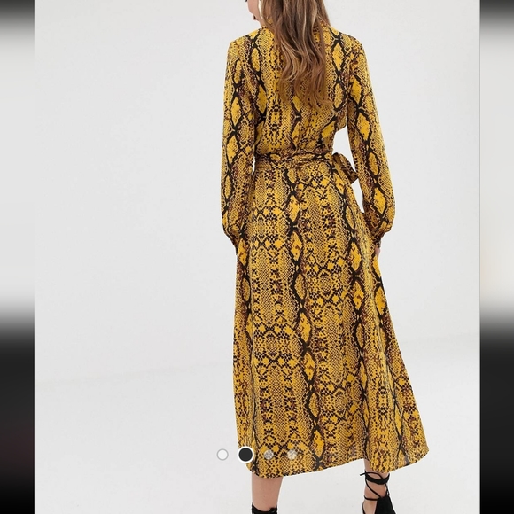 ASOS Design wrap front midi dress in snake print - Picture 3 of 4